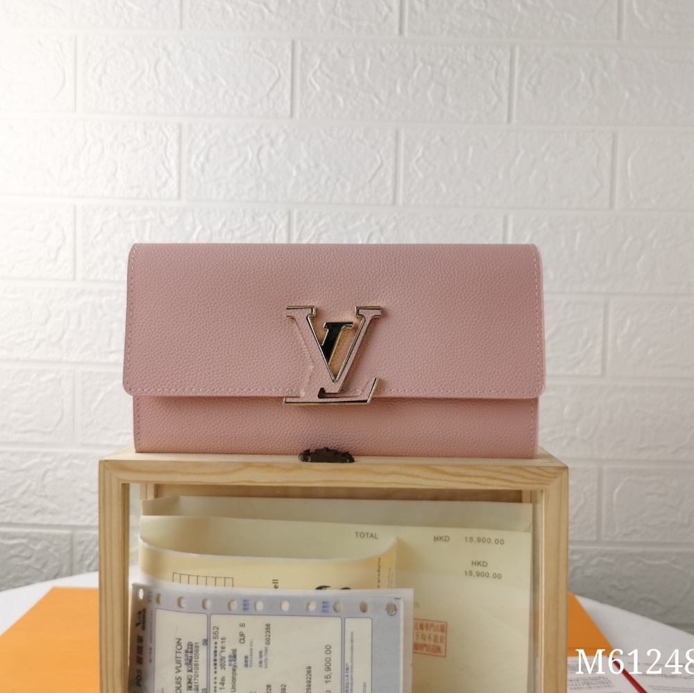 Louis Vuitton Capucines Long Wallet in Rose Pink